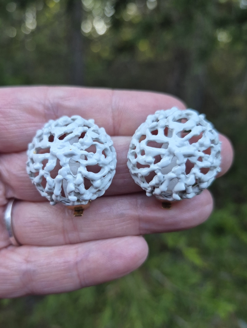 Napier Vintage 1960s MCM Mid-century White Enamel Open Dome Clip-On Earrings